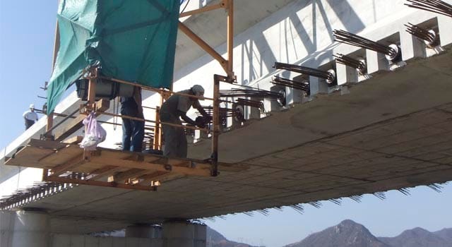 Viaducto para ferrocarril en la laguna de Cuyutlán — foto 1