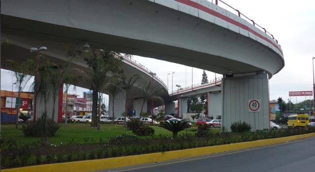 Distribuidor Vial Plaza Crystal — foto 3