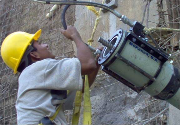 Tienda Elektra Xonacantepec — Muro de contención anclado