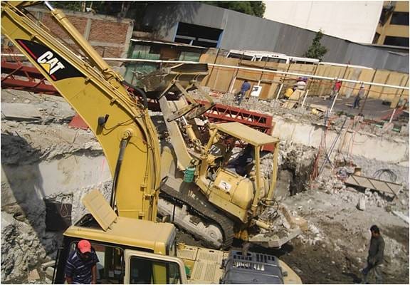Edificio del Servicio Médico Forense — Puesta en tensión de troqueles para estabilización de la excavación