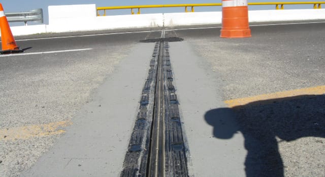 Autopista León–Salamanca — Suministro y colocación de juntas TECFLEX CTP-75